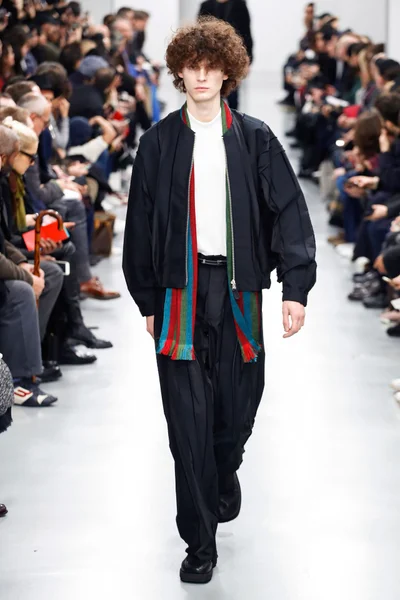 Look 28